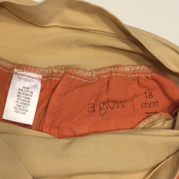 a:glow Maternity Shorts w/ Cuff & Front Pockets - Picture 4 of 6